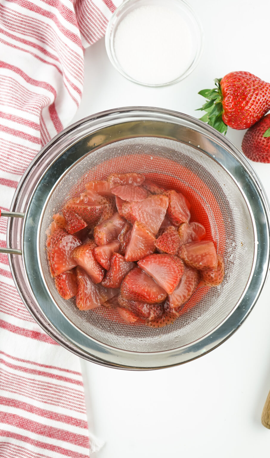 How To Make Strawberry Syrup For Drinks - Salads Soups and Sweets