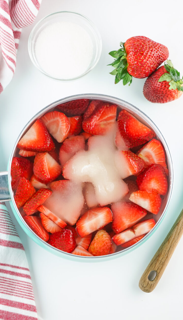 How To Make Strawberry Syrup For Drinks - Salads Soups and Sweets